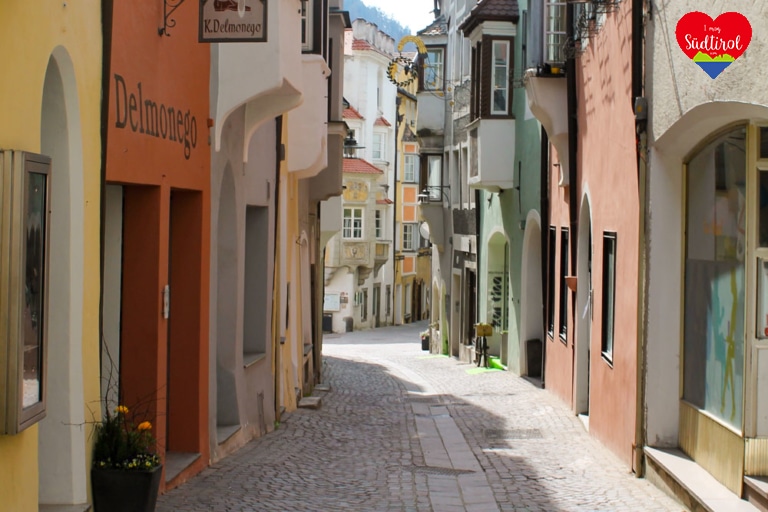 klausen-suedtirol-altstadt