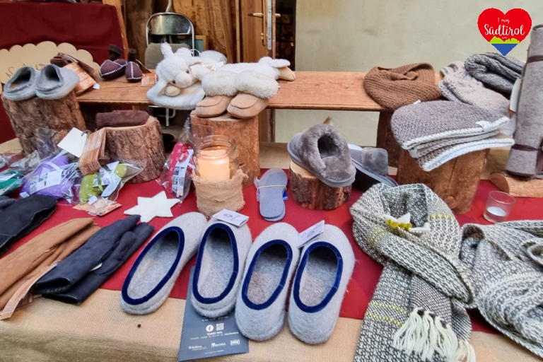 klausen-suedtirol-weihnachtsmarkt-stand