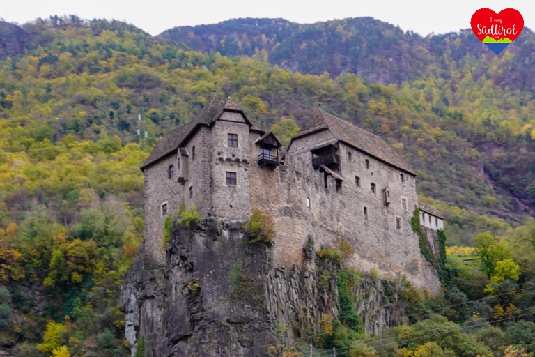 stadt-bozen-schloss-runkelstein-felsen