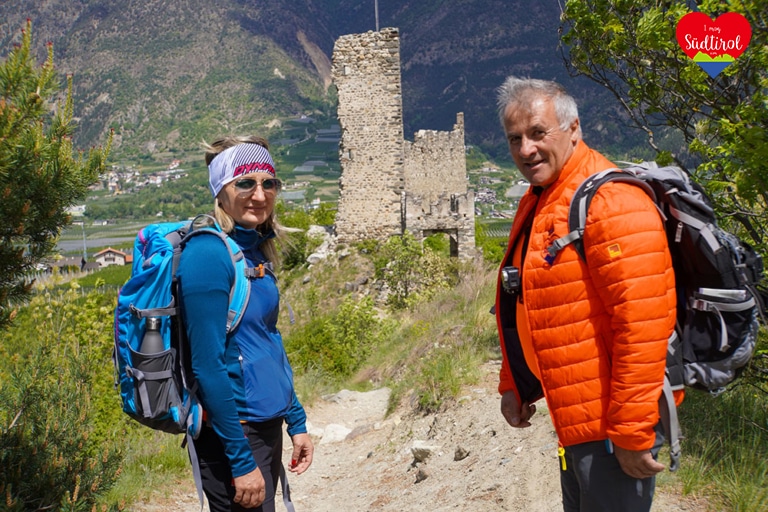 Blick-Burgruine-Untermontani