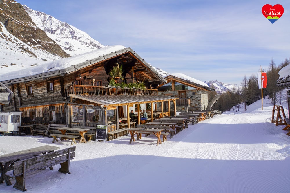 winterwanderung-lazinser-alm-pfelders-bauernhof